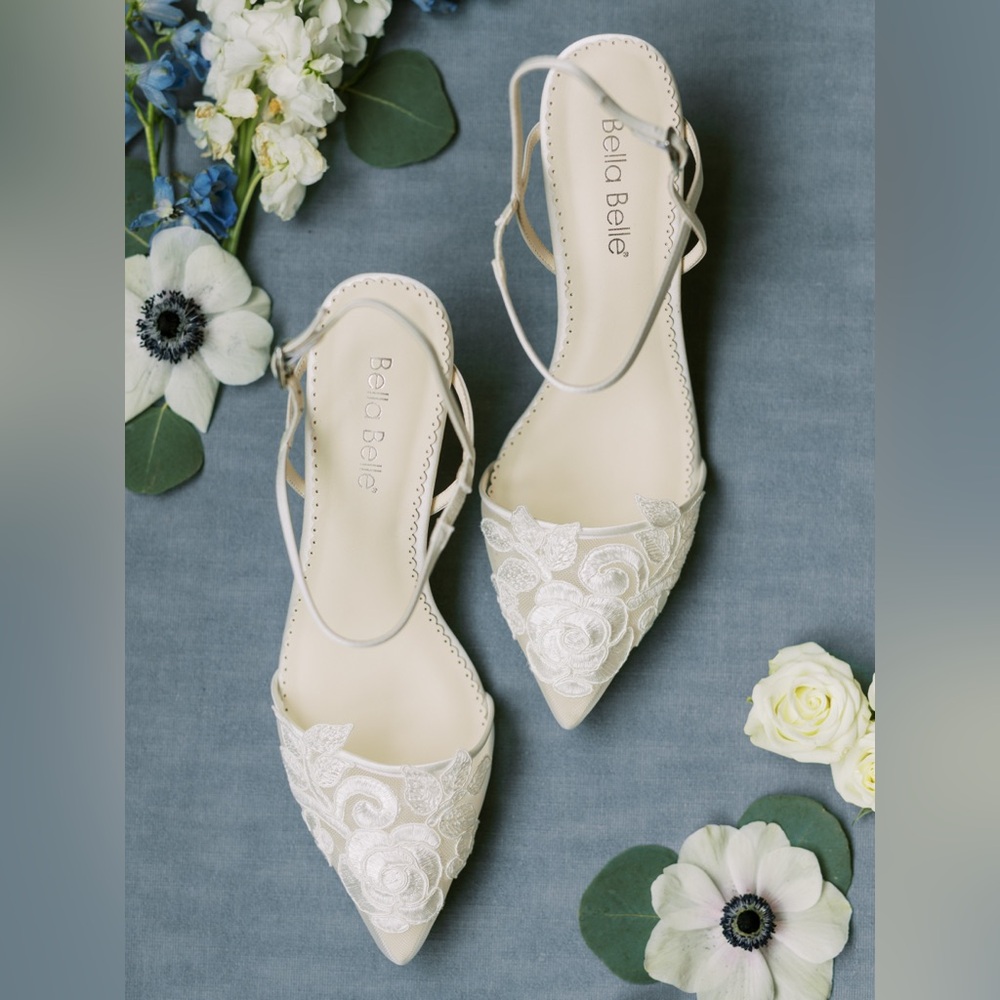 Bella belle Flower Lace Low Heel Slingback Pumps